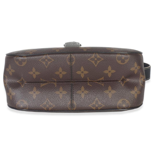 2010s Black Monogram Canvas Chain It PM For Sale - Image 5 of 9