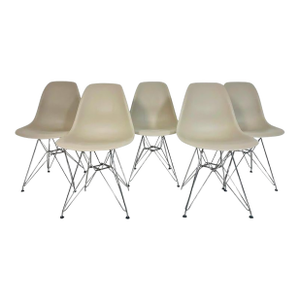 Set of Five Charles & Ray Eames Molded Shell Chairs for Herman Miller, Usa 2016