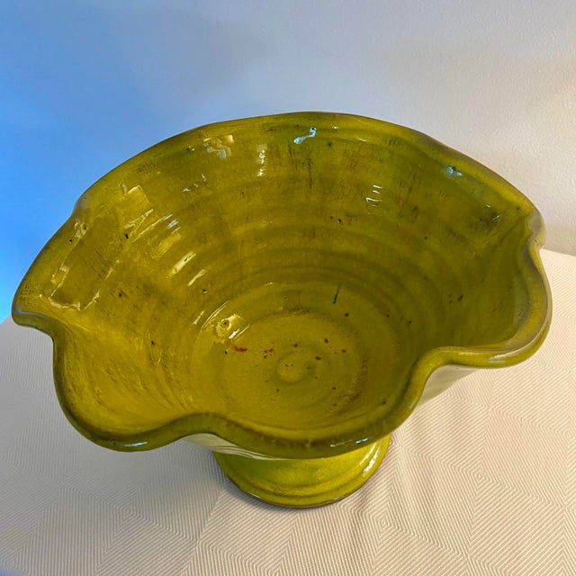 Art Deco Vintage Large Ceramic Footed Clamshell Bowl in Green Crackle Glaze For Sale - Image 3 of 6
