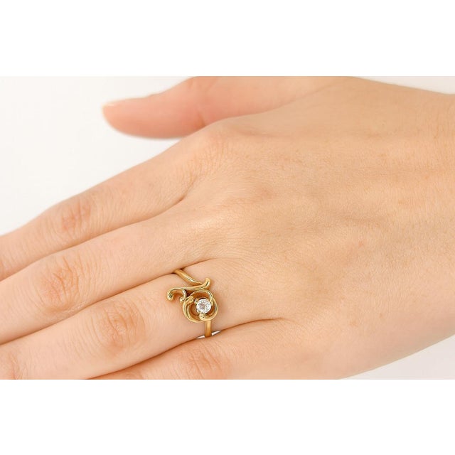 Contemporary Mid 20th Century Carrera y Carrera Diamond 18k Yellow Gold Fancy Flower Ring Size 7 For Sale - Image 3 of 8