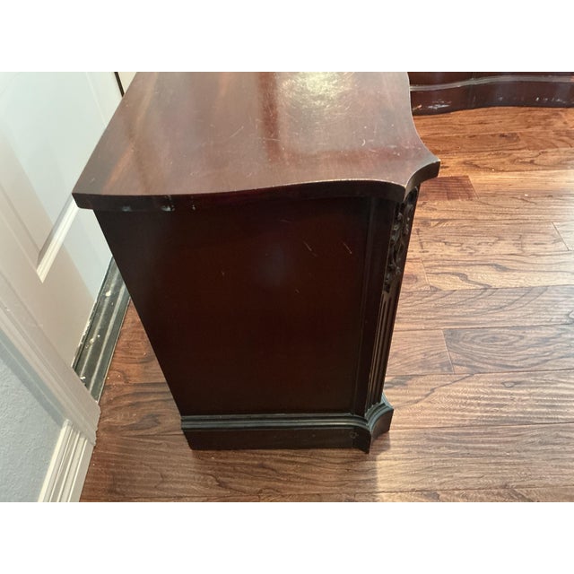 Wood 1940s Pair of Mahogany Night Stands For Sale - Image 7 of 12