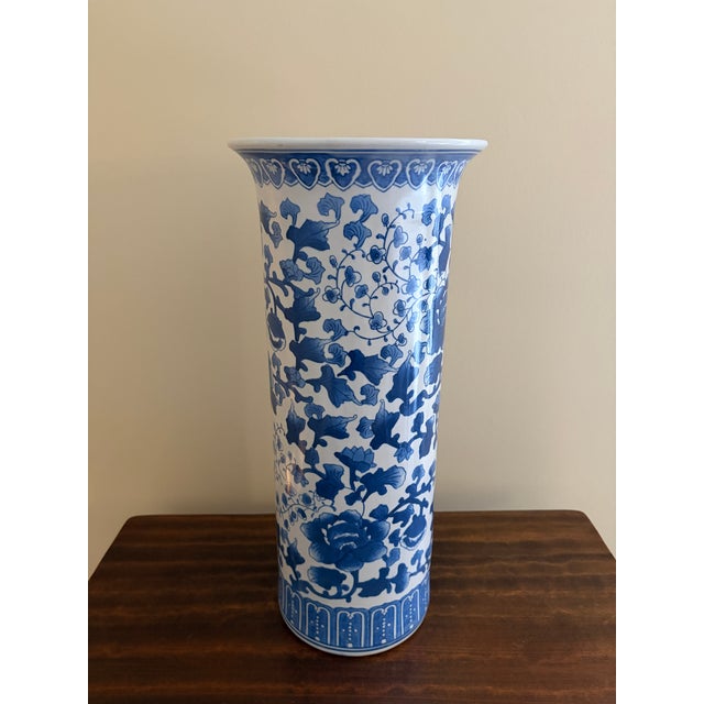Vintage Chinoiserie Blue and White Porcelain Umbrella Stand For Sale In South Bend - Image 6 of 7