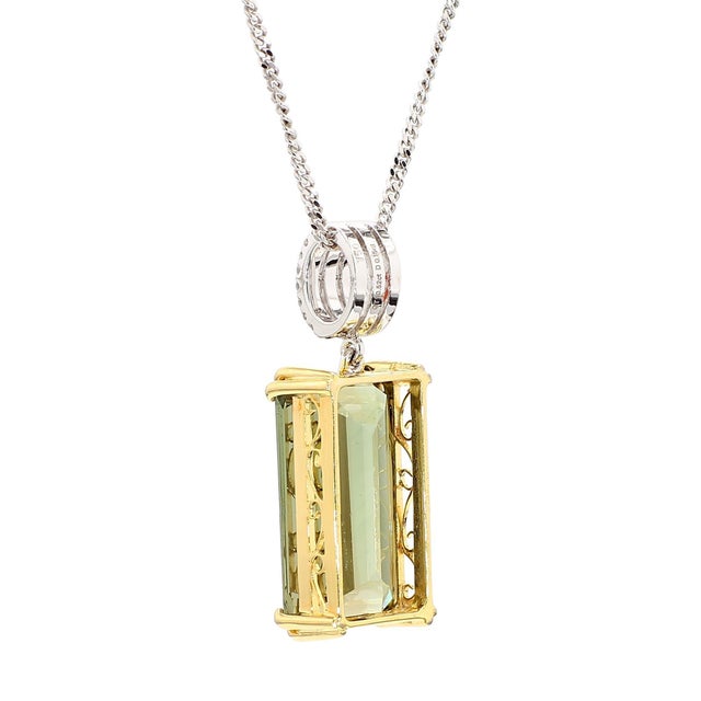 1990s 10.52 Carat Forrest Green Tourmaline Emerald Cut 18k Gold Pendant Necklace For Sale - Image 5 of 9