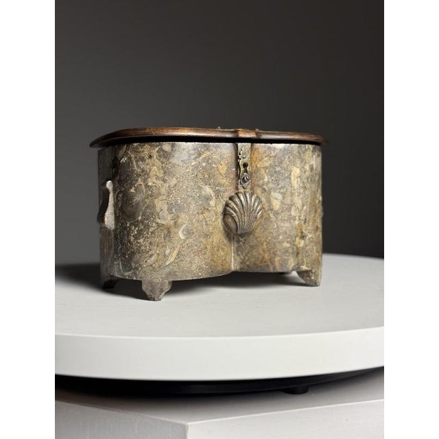 Viscera Box in Marble, 18th Century For Sale - Image 17 of 18