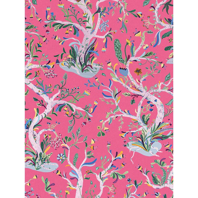 Hinson re-enters the limelight with a show-stopping debut collection under the Scalamandré name. COLOR POP!, a collection...