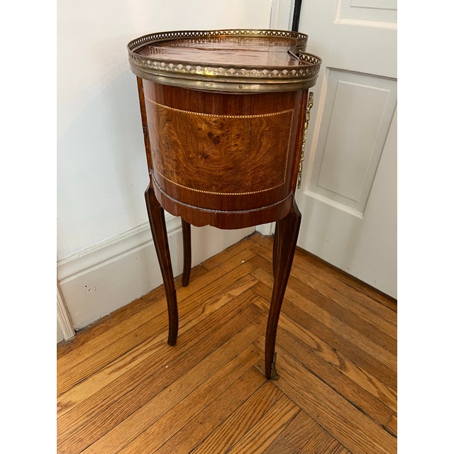 Brown French Style Vintage Kidney Shaped Side Table For Sale - Image 8 of 8