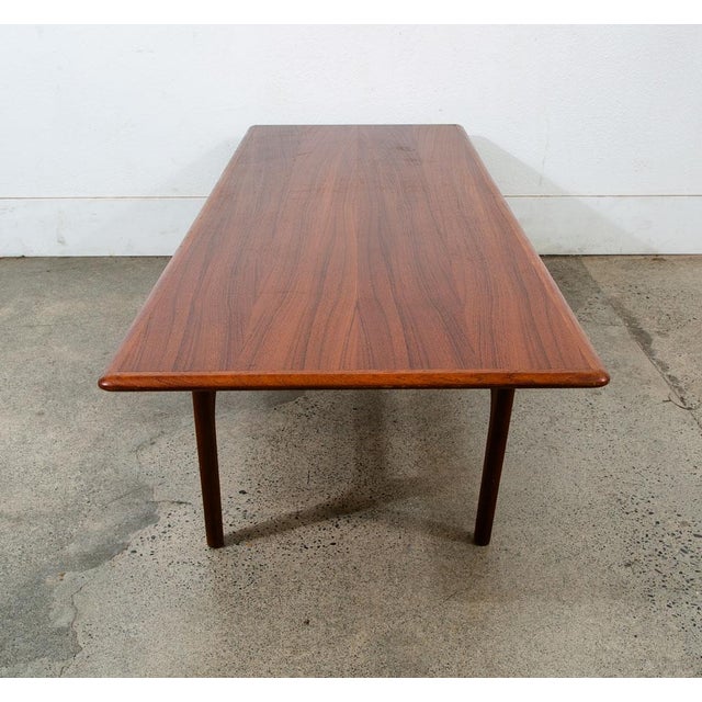 1960s Mid Century Danish Modern Coffee Table Solid Teak Denmark Surfboard MCM Vintage For Sale - Image 5 of 12