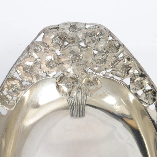 Antique Art Nouveau Pewter Bread Bowl from Kayser, 1900s For Sale - Image 3 of 7