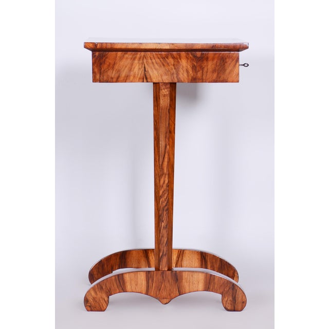 Biedermeier Side Table in Walnut, Austria, 1820s For Sale - Image 6 of 14