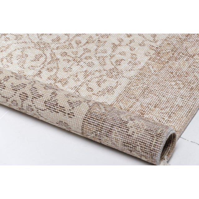 Mid 20th Century Neutral Modern Farmhouse Rug For Sale - Image 9 of 10