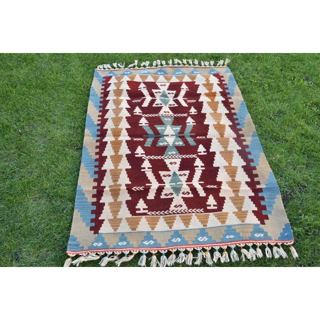 Size: 3.5 X 4.7 Ft (108 x 144 cm) 42.5 X 56.7 Inches Color: Blue,Beige,White,Burgundy Material: 100% wool Fast shipping:...