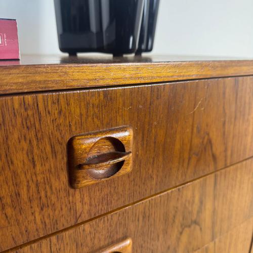 Small Teak Chest of Drawers – Mid-Century Modern Danish Design, 1960s