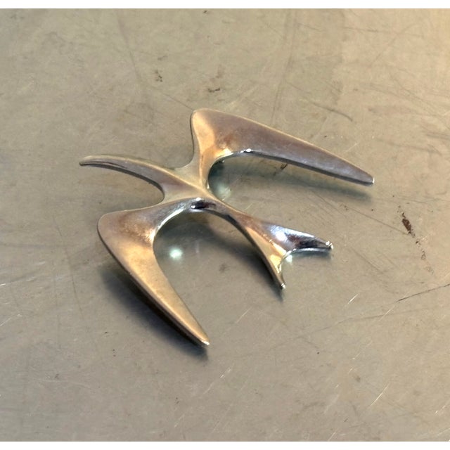 1950s-60s Sarah Coventry large silver-tone midcentury bird brooch. Excellent condition.