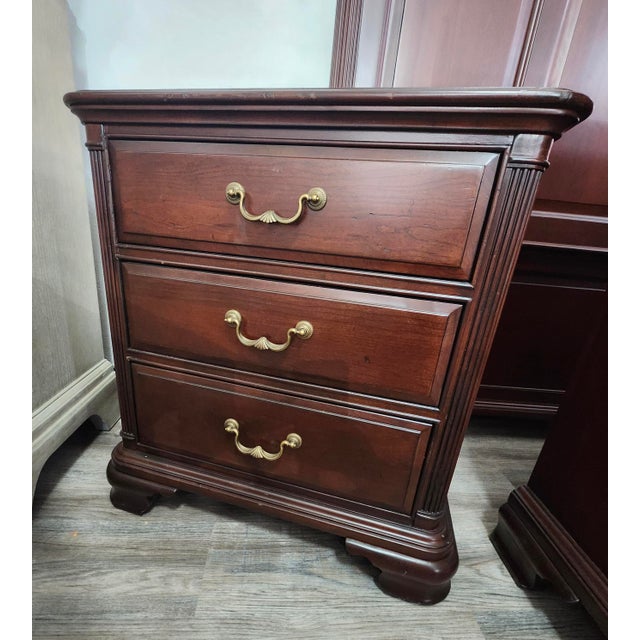 American Kincaid Furniture - Hadleigh Nightstand - 607-420 For Sale - Image 3 of 3