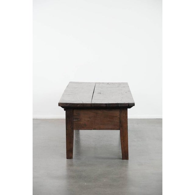 Antique 18th Century Southern European Coffee Table Made of Chestnut Wood with Two Drawers and a Patina For Sale - Image 5 of 17