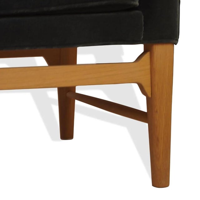 Attributed to Arne Jacobsen & Flemming Lassen Mayor Aj5 Sofa for &Tradition For Sale In New York - Image 6 of 7