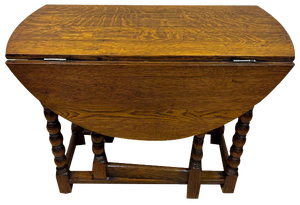 Small English Folding Table in Oak, 1890s