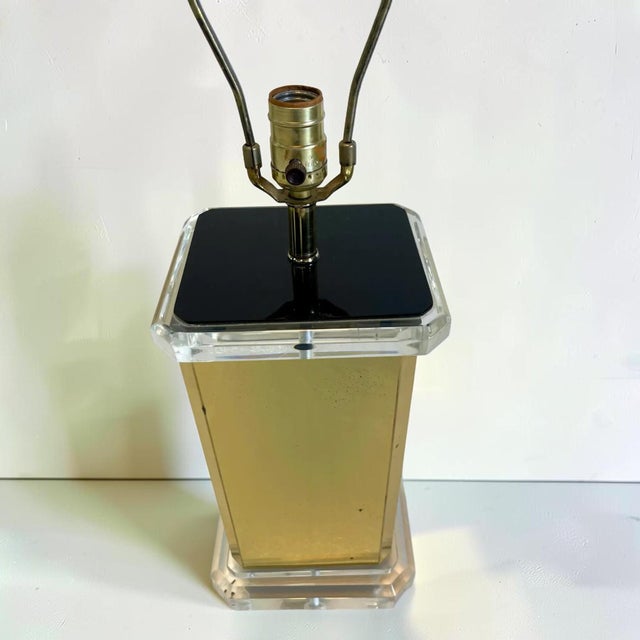 1980s Brass and Lucite Table Lamp For Sale - Image 5 of 7
