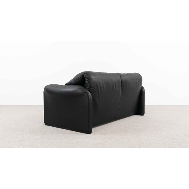 2000 - 2009 Maralunga 2-Seater Leather Sofa by Vico Magistretti from Cassina, 1990s For Sale - Image 5 of 18