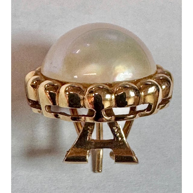Metal 14k Yellow Gold Vintage Mabe Pearl Button Earrings, Mid-20th Century For Sale - Image 7 of 8