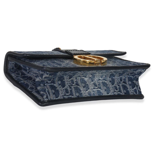 Blue Blue Denim Oblique 30 Montaigne East West Chain Bag For Sale - Image 8 of 10