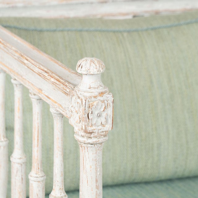 Early 19th Century 19th Century Swedish Gustavian Gray Painted Bench Settee For Sale - Image 5 of 13
