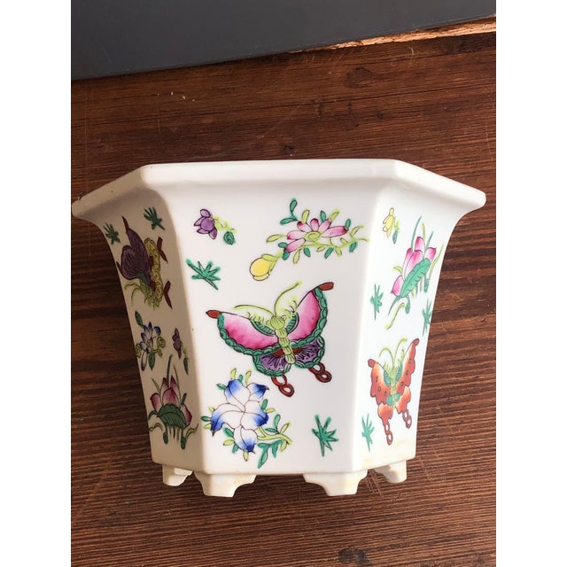 Mid 20th Century Vintage Chinoiserie Hexagonal Porcelain Planter For Sale - Image 5 of 12