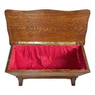 Arts and Crafts English Oak Chest with Saber Legs and Red Lining, 1890s For Sale