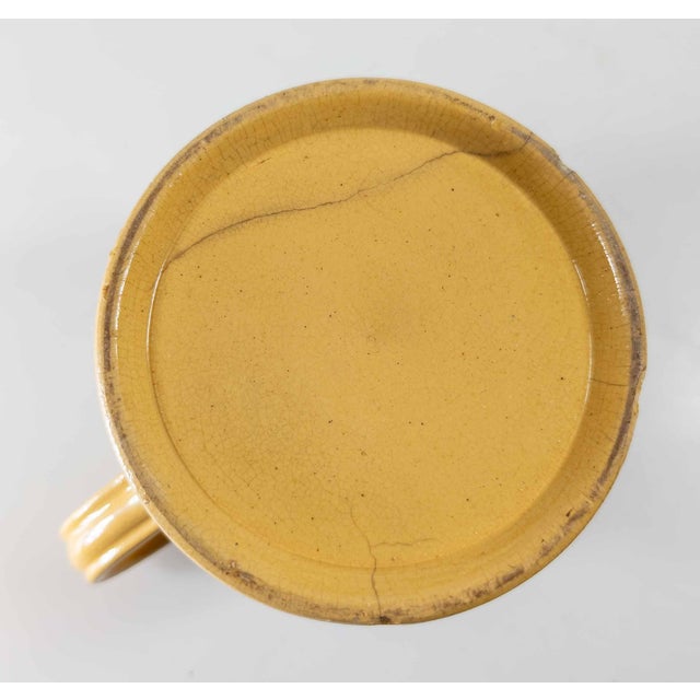 19th Century American Yellowware Mocha Mug With White and Black Rings For Sale In New York - Image 6 of 10