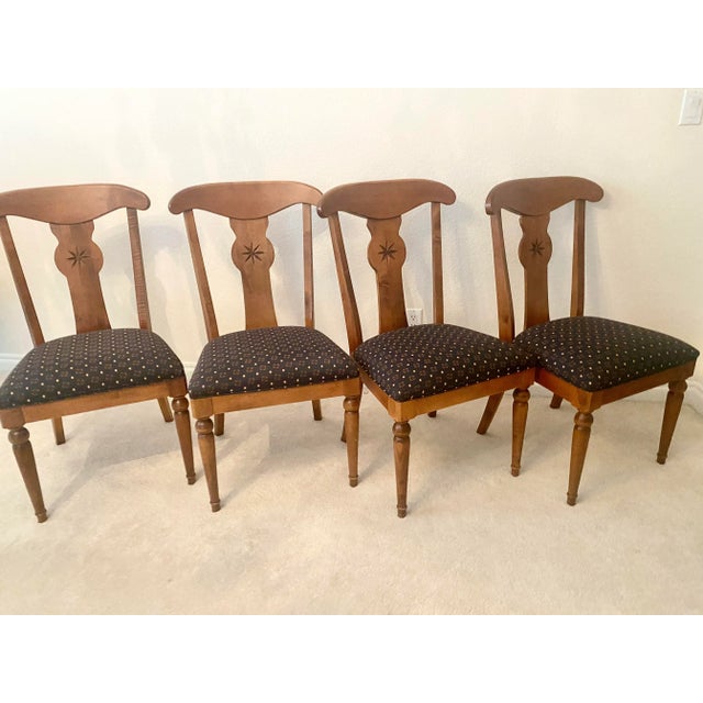 Traditional Ethan Allen Country Crossings Chairs Set of Four Excellent "Mint" Condition Late 20th Century. For Sale - Image 3 of 13
