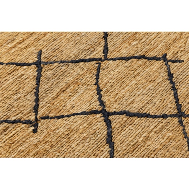 10 X 15 Contemporary Soumak Handmade Geometric Jute Rug in Tan Color For Sale In New York - Image 6 of 10