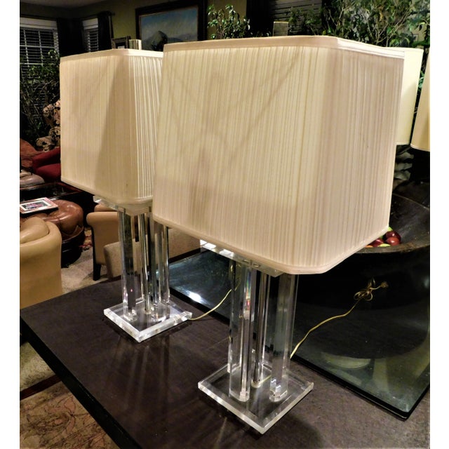 Mid-Century Modern 1970s Mid-Century Modern Lucite Lamps With Shades - a Pair For Sale - Image 3 of 6