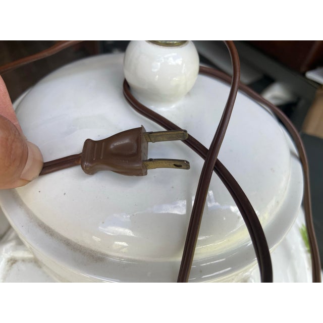 Vintage Mid-Century Modern Hollywood Regency Faux Bamboo White Ceramic Table Lamp For Sale - Image 11 of 12