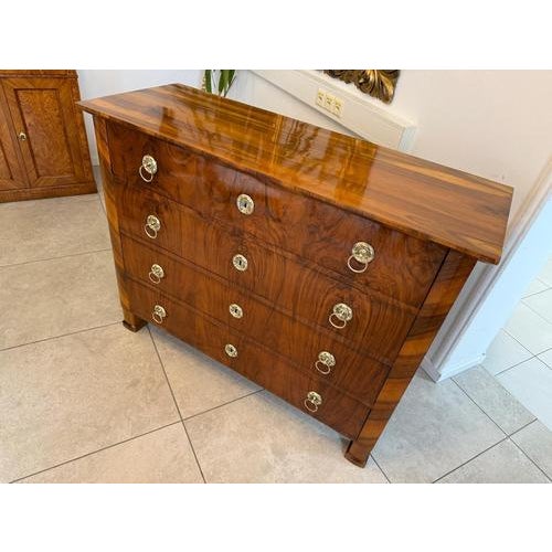 Biedermeier Chest of Drawers in Walnut For Sale - Image 6 of 18