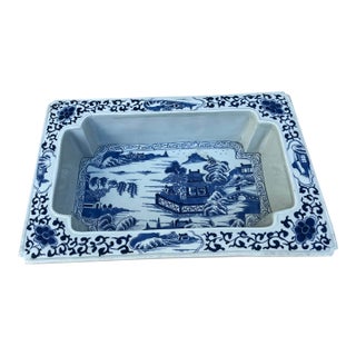 19th Century Chinese Export Blue and White Narcissus Planter For Sale
