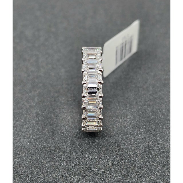 Metal 6.61 Ct Emerald Cut Eternity Band Size 7.5 For Sale - Image 7 of 9