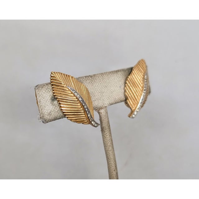 Mid-Century Modern Vintage 1960s Signed Crown Trifari Goldtone Clear Rhinestone Leaf Clip Earrings-2 Pieces For Sale - Image 3 of 12