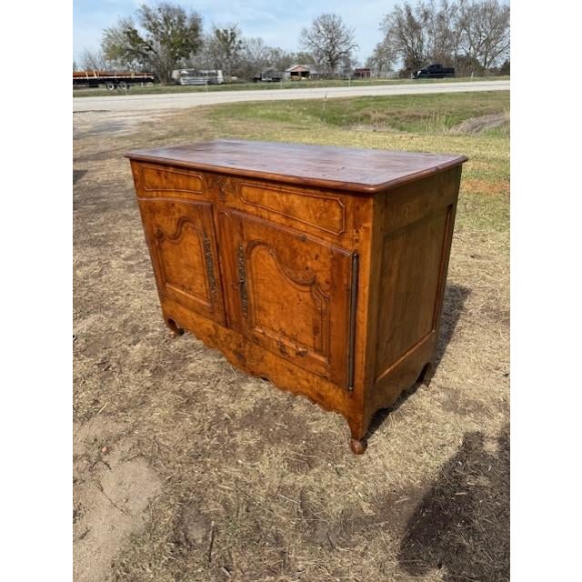 18th Century French Provinciale Louis XV Solid Burl Walnut Sideboard / Buffet For Sale - Image 9 of 18