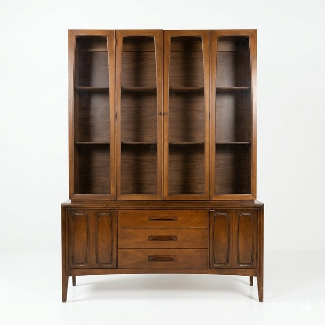 Broyhill Emphasis Vintage Mid Century Modern 2 Piece Buffet and Hutch China Cabinet C. 1960s, Attributed For Sale - Image 9 of 9