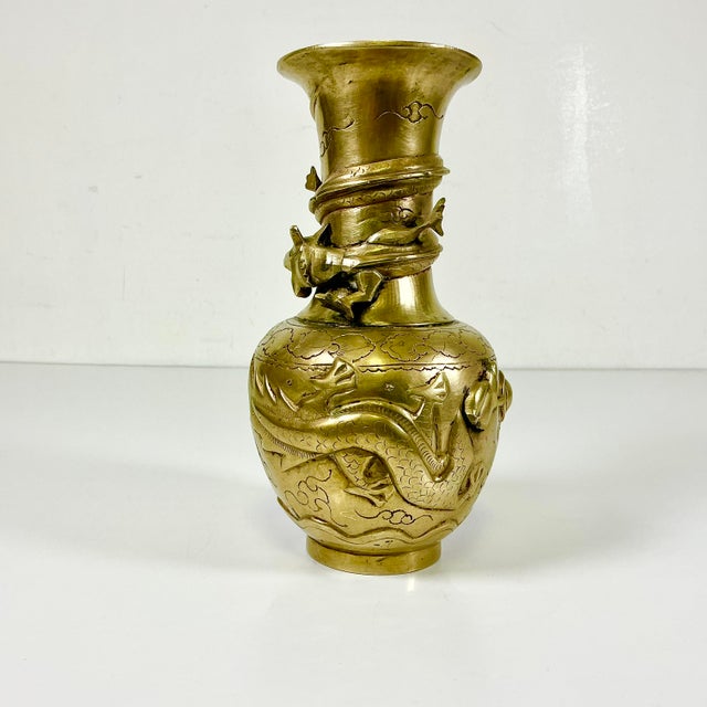 Metal Antique Quin Dynasty Boho Chic Chinoiserie Bronze Three Lizards Vase. For Sale - Image 7 of 14