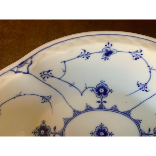 Traditional Vintage Bing & Grondahl Oval Serving Bowl 573 For Sale - Image 3 of 8