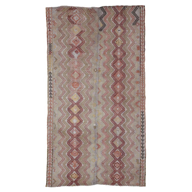 Textile Embroidered Vintage Turkish Kilim Rug- 4′11″ × 9′2″ For Sale - Image 7 of 7