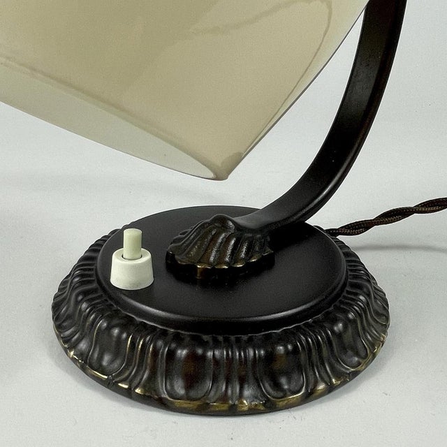 Vintage Art Deco German Table Lamp in Burnished Brass and Opaline Glass, 1930s For Sale - Image 15 of 17