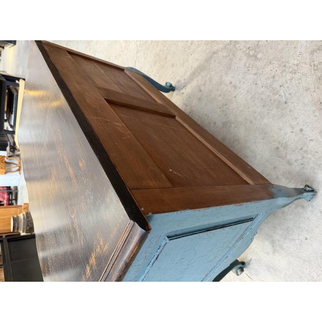 Louis XV Chest of Drawers in Walnut For Sale - Image 11 of 12