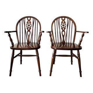 Mid-Century English Windsor Wheelback Armchairs in Oak, 1950s, Set of 2 For Sale