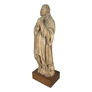 16th Century Wooden Sculpture of the Virgin Mary in Prayer For Sale