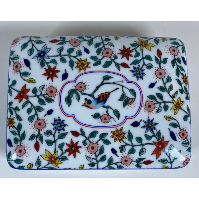 French Limoges Hand-Painted Porcelain Jewelry Box for Neiman Marcus, Circa 1940 For Sale In Miami - Image 6 of 7