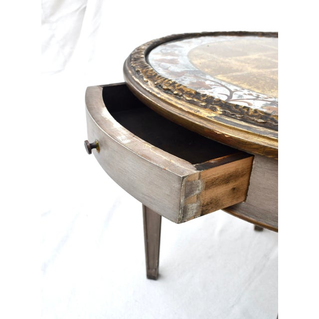 French Early 20th Century Directoire Style Verre Eglomese Parcel Gilt Table For Sale - Image 3 of 13