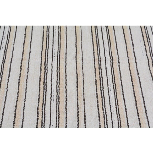 Turkish Vintage Turkish Flatweave Hemp Rug, 4'7''x6' For Sale - Image 3 of 4