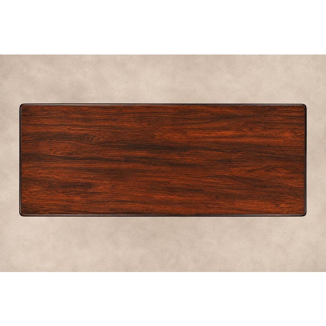 Wood Extendible Brazilian Modern Dining Table in Rosewood with Chrome Details, Att. to Jorge Zalszupin, Brazil, 1960s For Sale - Image 7 of 17